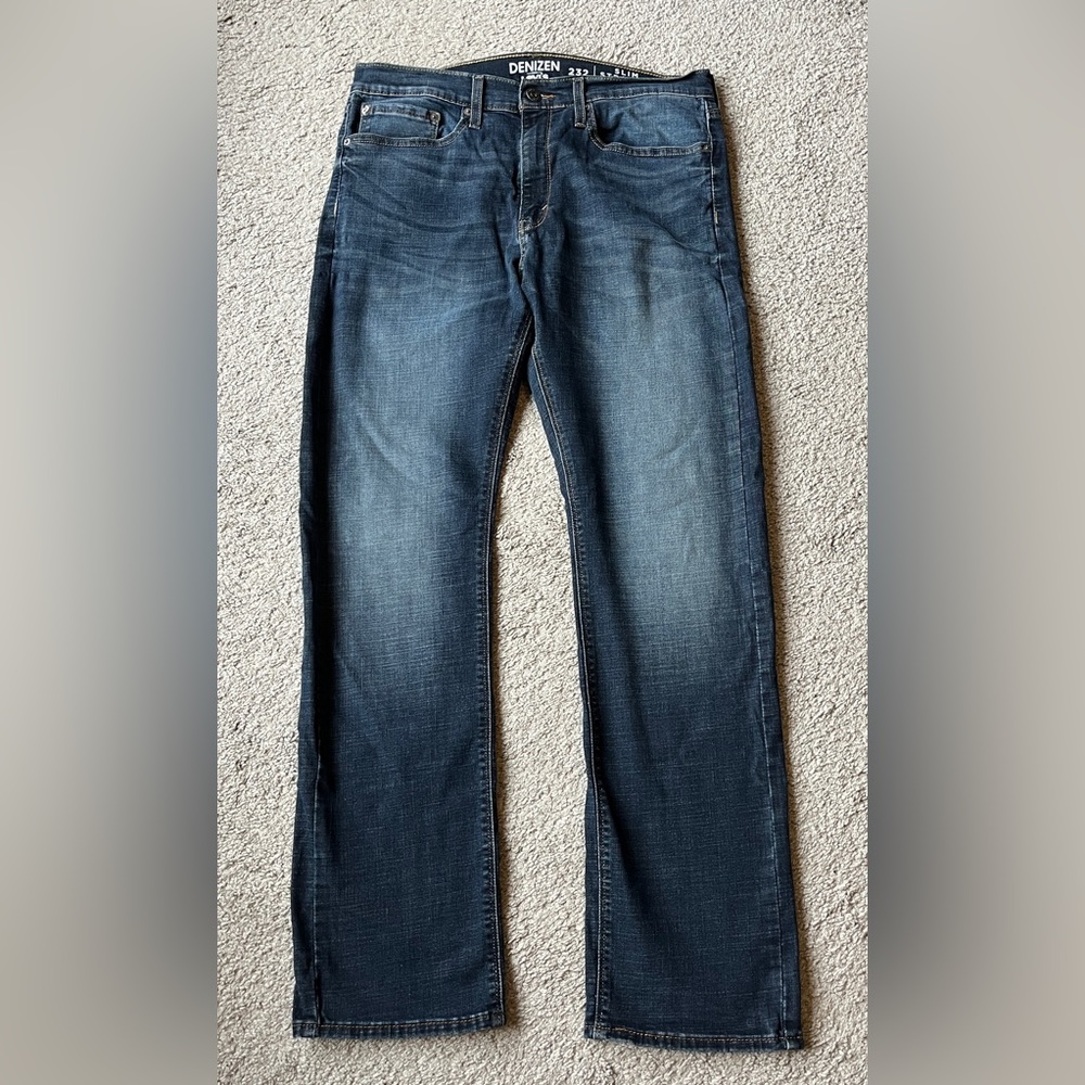 Like new Denizen from Levi 34x32 slim straight fit jeans